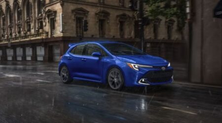 سيارة 2024 Toyota Corolla Hatchback