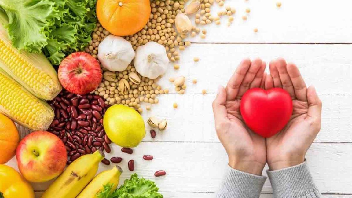 أطعمة لابد الابتعاد عنها لحماية قلبك